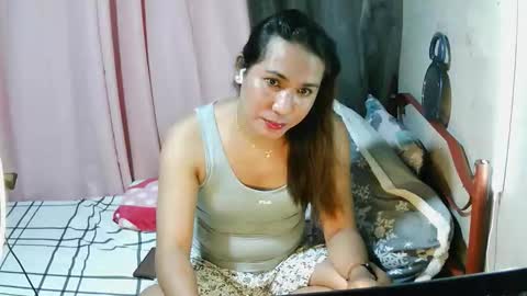 transhottie28 online show from 11-21-25, 01:10