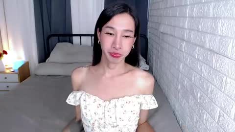 Snapshot of transmedusaxxx chatting on 05-19-26, 02:29 Chloe online show from 05-19-26, 02:29