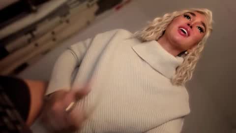 ALMIGHTY GODDESS VALENTINA online show from 10-19-25, 05:02