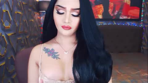 Snapshot of transplayfullolivia chatting on 01-18-25, 10:06 KYLIE BELLA  TS online show from 01-18-25, 10:06