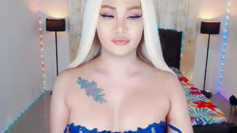 Snapshot of transplayfullolivia chatting on 06-19-26, 08:29 KYLIE BELLA TS online show from 06-19-26, 08:29