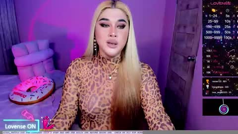 Snapshot of transsalawahan chatting on 02-23-25, 12:41 BELLA online show from 02-23-25, 12:41