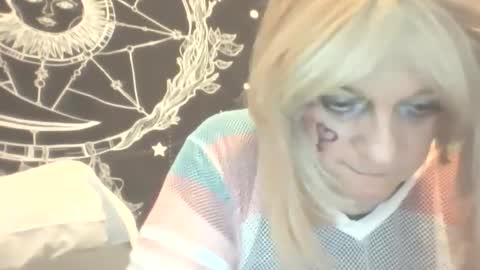 Snapshot of traphouseslutbunny4fun chatting on 12-15-24, 04:04 traphouseslutbunny4fun online show from 12-15-24, 04:04