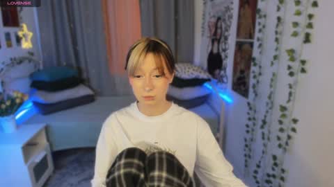 Nyuta Hartmann online show from 01-14-25, 03:47