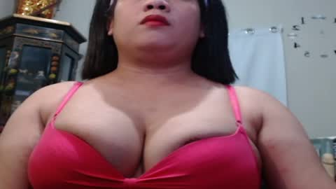 Snapshot of travelergirl chatting on 06-02-26, 01:24 travelergirl online show from 06-02-26, 01:24