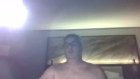 Snapshot of travelingman53 chatting on 10-31-25, 03:40 Travelingman53 online show from 10-31-25, 03:40