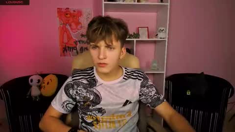 Travis online show from 09-08-25, 07:13