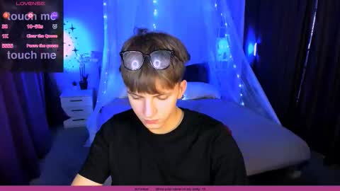 Travis online show from 11-08-25, 09:13