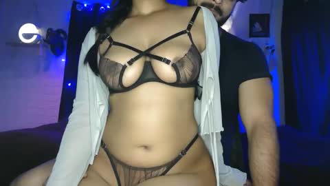 Snapshot of travisandnina chatting on 01-15-26, 02:54 travisandnina online show from 01-15-26, 02:54