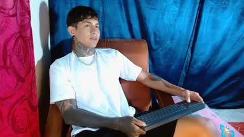 TRAV - INDEPENDENT MODEL online show from 02-12-25, 09:54