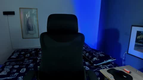 TRAV - INDEPENDENT MODEL online show from 11-23-25, 11:54