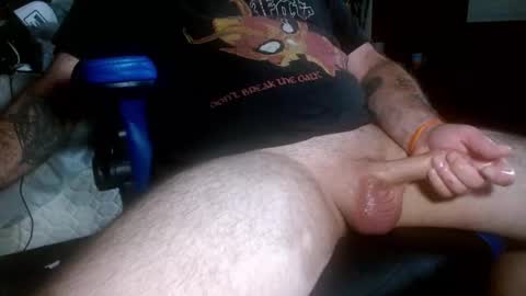 Snapshot of treasured_trash chatting on 10-04-25, 02:04 Dilly Dally online show from 10-04-25, 02:04