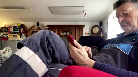 Snapshot of trebgeis1 chatting on 02-17-25, 02:37 trebgeis1 online show from 02-17-25, 02:37