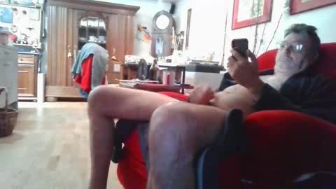 Snapshot of trebgeis1 chatting on 09-28-25, 05:02 trebgeis1 online show from 09-28-25, 05:02