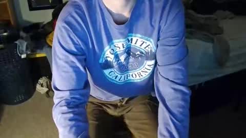 Snapshot of treehugger1710 chatting on 12-02-25, 01:44 treehugger1710 online show from 12-02-25, 01:44