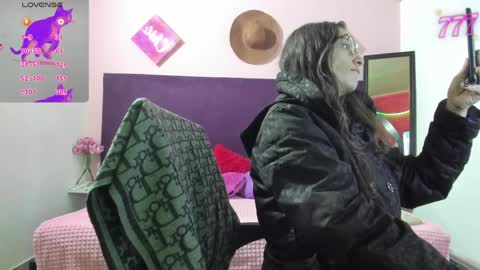 Treisy online show from 04-09-26, 12:21