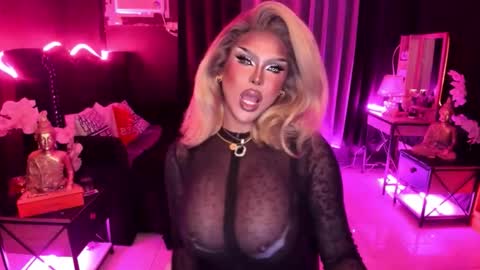 Jade online show from 10-15-25, 01:06