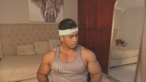 Snapshot of trevor_vinc chatting on 05-06-26, 12:54 trevor online show from 05-06-26, 12:54