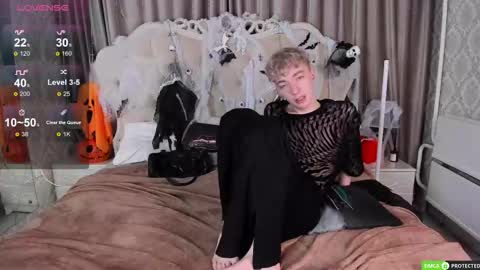 Snapshot of trevorbenson chatting on 10-24-25, 03:03 TrevorBenson online show from 10-24-25, 03:03