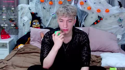 Snapshot of trevorbenson chatting on 10-25-25, 04:20 TrevorBenson online show from 10-25-25, 04:20