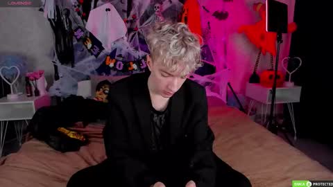 Snapshot of trevorbenson chatting on 10-31-25, 03:29 TrevorBenson online show from 10-31-25, 03:29