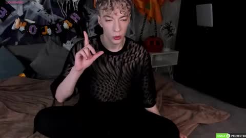 Snapshot of trevorbenson chatting on 11-01-25, 06:15 TrevorBenson online show from 11-01-25, 06:15