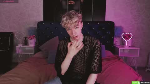 Snapshot of trevorbenson chatting on 11-11-25, 04:23 TrevorBenson online show from 11-11-25, 04:23