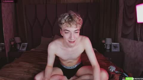 Snapshot of trevorbenson chatting on 11-13-25, 04:00 TrevorBenson online show from 11-13-25, 04:00