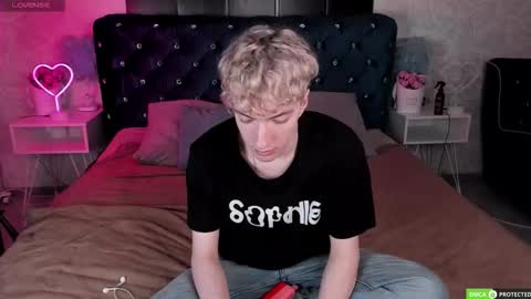 Snapshot of trevorbenson chatting on 11-14-25, 03:05 TrevorBenson online show from 11-14-25, 03:05