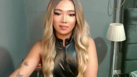 trexie_fucks15 online show from 10-25-25, 05:40