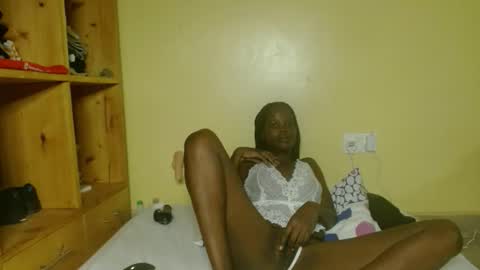 Snapshot of trey_queens chatting on 06-05-26, 12:22 trey_queens online show from 06-05-26, 12:22