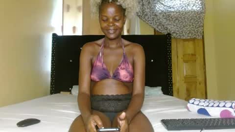 Snapshot of trey_queens chatting on 07-07-26, 11:47 trey_queens online show from 07-07-26, 11:47
