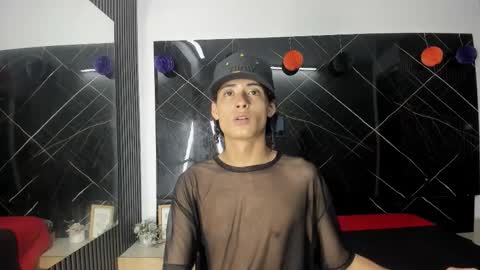 Snapshot of treyk_king chatting on 01-09-26, 04:04 Trey online show from 01-09-26, 04:04