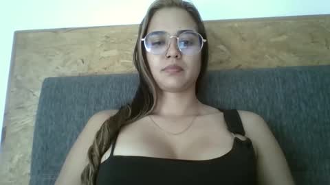 triana_bell online show from 12-16-25, 04:34