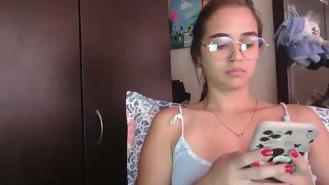 triana_bell online show from 04-01-26, 03:53