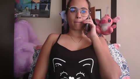 triana_bell online show from 04-16-26, 04:30