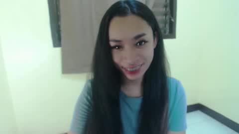 Snapshot of tricia_slut chatting on 03-08-25, 12:44 tricia_slut online show from 03-08-25, 12:44