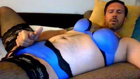 Snapshot of triciawu22 chatting on 09-15-25, 03:06 triciawu22 online show from 09-15-25, 03:06