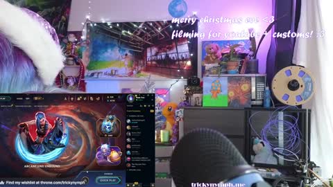 Snapshot of tricky_nymph chatting on 12-24-24, 07:33 Cassie online show from 12-24-24, 07:33