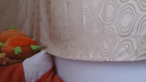 Cassie online show from 11-19-25, 06:41