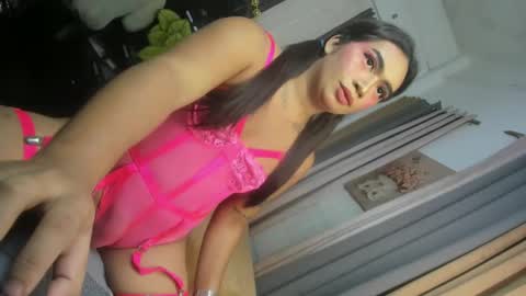 Tricxie online show from 02-24-25, 12:20