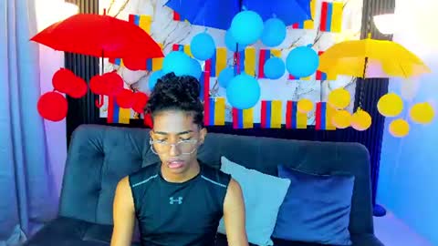 Snapshot of triiangel_latinboy chatting on 06-19-26, 12:31 Johan online show from 06-19-26, 12:31