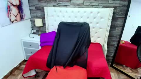 Snapshot of trinity_tsx chatting on 07-19-26, 06:55 SOFIA online show from 07-19-26, 06:55