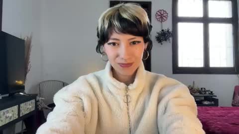 Snapshot of trinitysecrets chatting on 01-03-25, 07:29 trinitysecrets online show from 01-03-25, 07:29