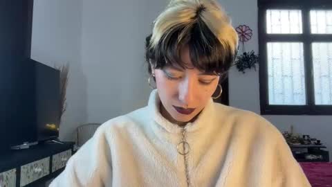 Snapshot of trinitysecrets chatting on 01-03-25, 10:29 trinitysecrets online show from 01-03-25, 10:29