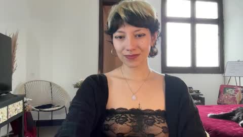 Snapshot of trinitysecrets chatting on 01-05-25, 07:28 trinitysecrets online show from 01-05-25, 07:28