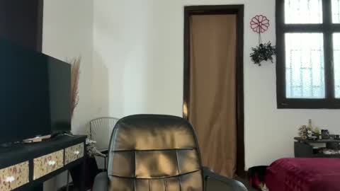 Snapshot of trinitysecrets chatting on 01-05-25, 10:29 trinitysecrets online show from 01-05-25, 10:29