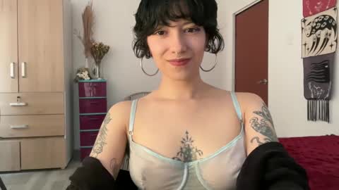 Snapshot of trinitysecrets chatting on 02-06-25, 07:51 trinitysecrets online show from 02-06-25, 07:51