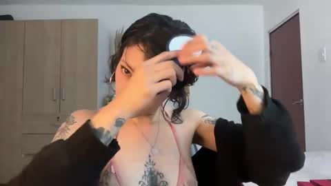 Snapshot of trinitysecrets chatting on 03-02-25, 07:45 trinitysecrets online show from 03-02-25, 07:45