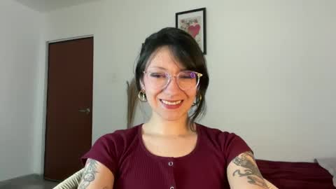 Snapshot of trinitysecrets chatting on 09-14-25, 06:40 trinitysecrets online show from 09-14-25, 06:40